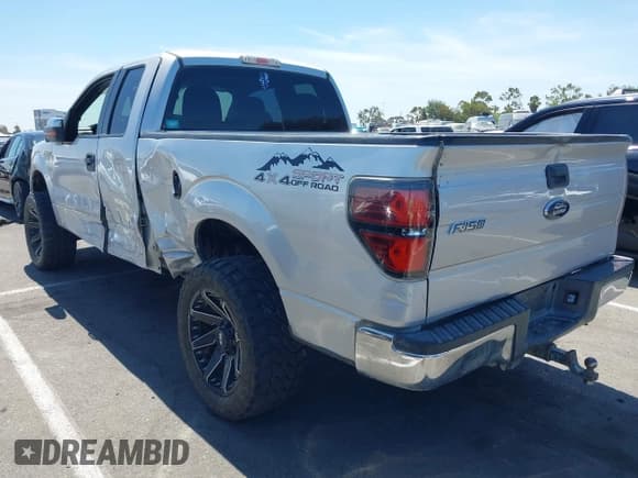 ✅ 2014 Ford F-150 XL • VIN: 1FTFX1ET4EFA77215 • Lot: 42698097. Listed on IAAI with 173,280 mi. Free auction sales archive from the USA and detailed vehicle history report at DreamBid. Image 3.