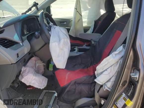 ✅ 2015 Toyota Sienna LE AAS • VIN: 5TDKK3DC1FS631211 • Lot: 56009945. Listed on Copart with 150,345 mi. Free auction sales archive from the USA and detailed vehicle history report at DreamBid. Image 7.