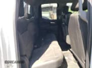 ✅ 2022 GMC Sierra 1500 • VIN: 1GTR9AED9NZ183917 • Lot: 55681144. Wystawiony na Copart z przebiegiem 53 331 mil. Bezpłatny archiwum sprzedaży aukcyjnych z USA i szczegółowy raport historii pojazdu na DreamBid. Zdjęcie 10.