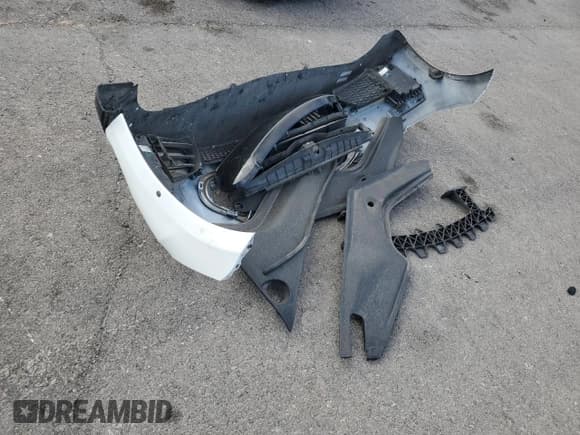 ✅ 2016 Tesla Model S 90D • VIN: 5YJSA1E26GF125389 • Lot: 86315025. Wystawiony na Copart z przebiegiem 112 909 mil. Bezpłatny archiwum sprzedaży aukcyjnych z USA i szczegółowy raport historii pojazdu na DreamBid. Zdjęcie 12.