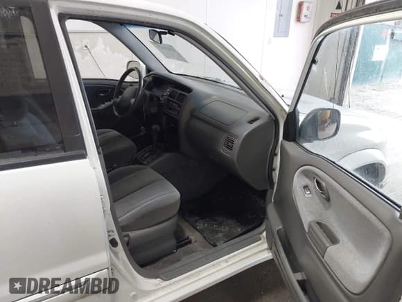 ✅ 2002 Suzuki XL7 Standard • VIN: JS3TX92V024126068 • Lot: 43028621. Wystawiony na IAAI z przebiegiem 148 308 mil. Bezpłatny archiwum sprzedaży aukcyjnych z USA i szczegółowy raport historii pojazdu na DreamBid. Zdjęcie 5.