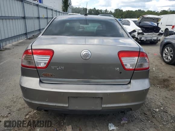 ✅ 2008 Mercury Milan • VIN: 3MEHM07178R641565 • Lot: 80630575. Wystawiony na Copart z przebiegiem 116 301 mil. Bezpłatny archiwum sprzedaży aukcyjnych z USA i szczegółowy raport historii pojazdu na DreamBid. Zdjęcie 6.