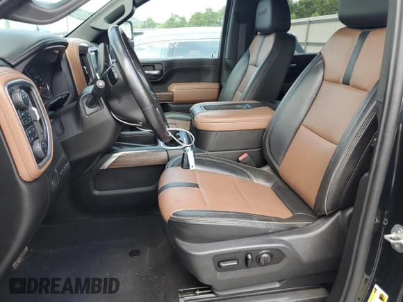 ✅ 2020 Chevrolet Silverado 2500HD High Country • VIN: 1GC4YREY2LF311637 • Lot: 68653285. Wystawiony na Copart z przebiegiem 63 421 mil. Bezpłatny archiwum sprzedaży aukcyjnych z USA i szczegółowy raport historii pojazdu na DreamBid. Zdjęcie 7.