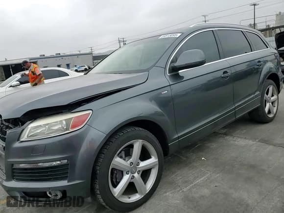 ✅ 2008 Audi Q7 Premium • VIN: WA1EY74L58D060186 • Lot: 59813095. Listed on Copart with 142,041 mi. Free auction sales archive from the USA and detailed vehicle history report at DreamBid. Image 14.