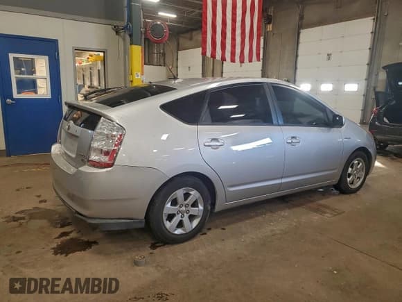 ✅ 2007 Toyota Prius • VIN: JTDKB20U177575629 • Лот: 95172135. Опубликован ранее на Copart с пробегом Не указан. Бесплатный доступ к архиву аукционных продаж из США и подробный отчёт об истории автомобиля на DreamBid. Изображение 3.