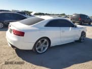 ✅ 2011 Audi S5 Prestige • VIN: WAUVVAFR6BA024641 • Lot: 81576574. Wystawiony na Copart z przebiegiem 74 546 mil. Bezpłatny archiwum sprzedaży aukcyjnych z USA i szczegółowy raport historii pojazdu na DreamBid. Zdjęcie 3.