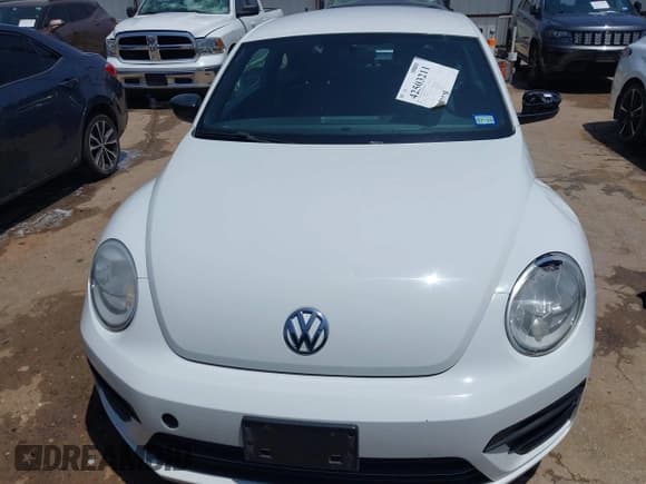 ✅ 2018 Volkswagen Beetle S • VIN: 3VWFD7AT0JM709426 • Lot: 42503211. Wystawiony na IAAI z przebiegiem 87 778 mil. Bezpłatny archiwum sprzedaży aukcyjnych z USA i szczegółowy raport historii pojazdu na DreamBid. Zdjęcie 12.