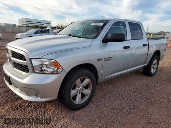 2015 Ram 1500 Express z VIN 1C6RR7KT0FS689491, wystawiony jako Copart lot #91350615 z przebiegiem 125 665 mil mil oraz Czysty tytuł • Clean title. Historia ofert i sprzedaży dostępna na DreamBid. Obrazek 1.