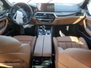 ✅ 2023 BMW 5 Series 530i xDrive • VIN: WBA13BJ04PCM79437 • Лот: 46671715. Опубликован ранее на Copart с пробегом Не указан. Бесплатный доступ к архиву аукционных продаж из США и подробный отчёт об истории автомобиля на DreamBid. Изображение 8.