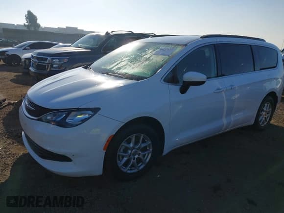 ✅ 2020 Chrysler Voyager LXi • VIN: 2C4RC1DG7LR266024 • Лот: 43552877. Опубликован ранее на IAAI с пробегом 113 835 миль. Бесплатный доступ к архиву аукционных продаж из США и подробный отчёт об истории автомобиля на DreamBid. Изображение 17.