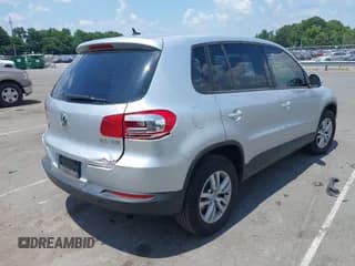 ✅ 2013 Volkswagen Tiguan S • VIN: WVGAV3AX3DW605826 • Lot: 42595468. Wystawiony na IAAI z przebiegiem 377 315 mil. Bezpłatny archiwum sprzedaży aukcyjnych z USA i szczegółowy raport historii pojazdu na DreamBid. Zdjęcie 4.