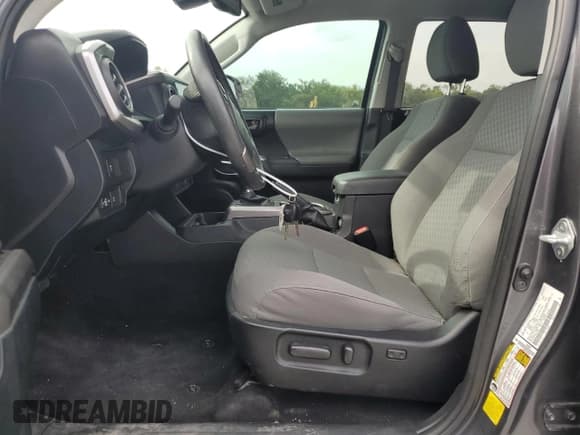 ✅ 2021 Toyota Tacoma TRD Off Road • VIN: 5TFAZ5CN5MX114992 • Lot: 91782865. Wystawiony na Copart z przebiegiem 44 404 mil. Bezpłatny archiwum sprzedaży aukcyjnych z USA i szczegółowy raport historii pojazdu na DreamBid. Zdjęcie 7.