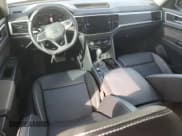 ✅ 2023 Volkswagen Atlas SE • VIN: 1V2WP2CA2PC553648 • Lot: 77388084. Listed on Copart with 5,824 mi. Free auction sales archive from the USA and detailed vehicle history report at DreamBid. Image 8.