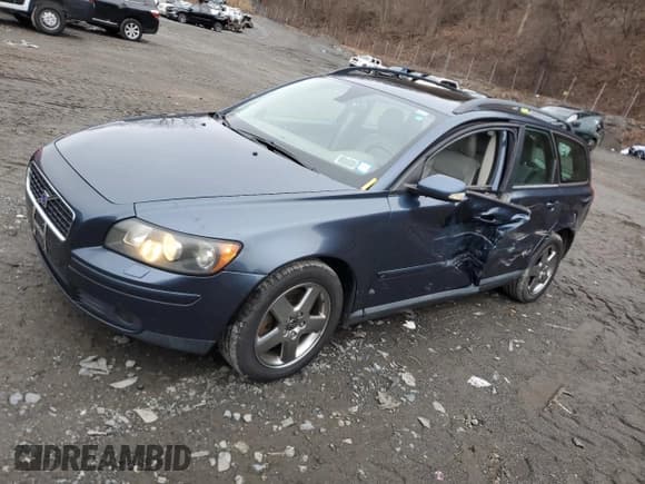 ✅ 2005 Volvo V50 • VIN: YV1MJ682X52090125 • Лот: 85632814. Опубликован ранее на Copart с пробегом 140 206 миль. Бесплатный доступ к архиву аукционных продаж из США и подробный отчёт об истории автомобиля на DreamBid. Изображение 1.