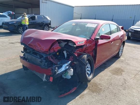 ✅ 2014 Buick LaCrosse Leather • VIN: 1G4GB5GR7EF179017 • Lot: 42934380. Wystawiony na IAAI z przebiegiem Nie podano. Bezpłatny archiwum sprzedaży aukcyjnych z USA i szczegółowy raport historii pojazdu na DreamBid. Zdjęcie 6.