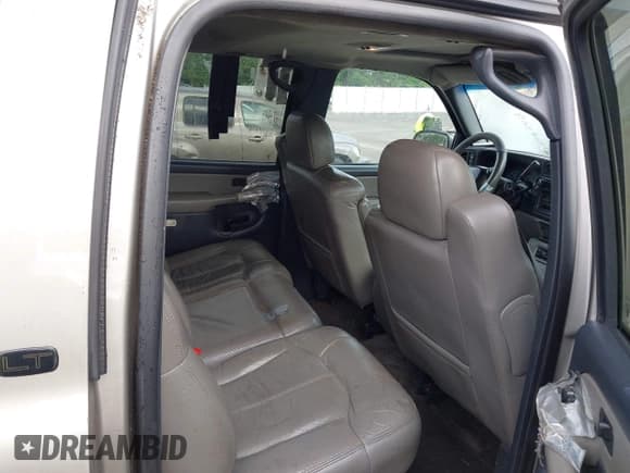 ✅ 2000 Chevrolet Suburban LT • VIN: 3GNGK26U1YG174771 • Лот: 42284256. Опубликован ранее на IAAI с пробегом 222 401 миль. Бесплатный доступ к архиву аукционных продаж из США и подробный отчёт об истории автомобиля на DreamBid. Изображение 8.