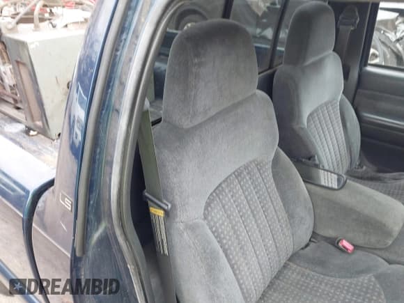 ✅ 1999 Chevrolet S-10 LS • VIN: 1GCCS1443XK138575 • Лот: 43653295. Опубликован ранее на IAAI с пробегом 139 489 миль. Бесплатный доступ к архиву аукционных продаж из США и подробный отчёт об истории автомобиля на DreamBid. Изображение 8.