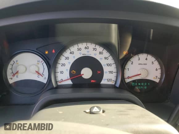 2007 Dodge Dakota ST z VIN 1D7HE28K27S192791, wystawiony jako Copart lot #75742184 z przebiegiem 125 918 mil mil oraz Czysty tytuł • Clean title. Historia ofert i sprzedaży dostępna na DreamBid. Obrazek 9.