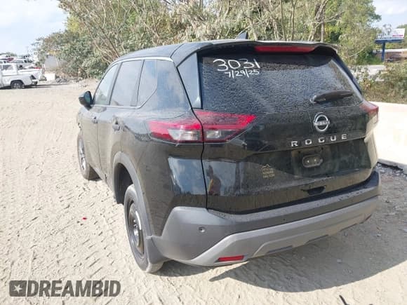 ✅ 2023 Nissan Rogue S • VIN: 5N1BT3AA0PC883031 • Lot: 43303269. Listed on IAAI with 43,090 mi. Free auction sales archive from the USA and detailed vehicle history report at DreamBid. Image 3.