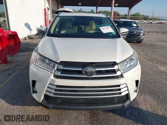 ✅ 2017 Toyota Highlander XLE • VIN: 5TDKZRFH6HS518364 • Лот: 40535936. Опубликован ранее на IAAI с пробегом 181 393 миль. Бесплатный доступ к архиву аукционных продаж из США и подробный отчёт об истории автомобиля на DreamBid. Изображение 12.
