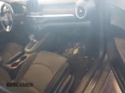 ✅ 2023 Kia Forte LXS • VIN: 3KPF24AD2PE562240 • Lot: 43352926. Wystawiony na IAAI z przebiegiem 28 058 mil. Bezpłatny archiwum sprzedaży aukcyjnych z USA i szczegółowy raport historii pojazdu na DreamBid. Zdjęcie 5.