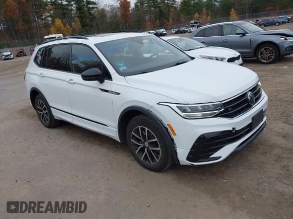 ✅ 2022 Volkswagen Tiguan SE R-Line Black • VIN: 3VV8B7AX1NM173596 • Лот: 43517735. Опубликован ранее на IAAI с пробегом 102 607 миль. Бесплатный доступ к архиву аукционных продаж из США и подробный отчёт об истории автомобиля на DreamBid. Изображение 1.