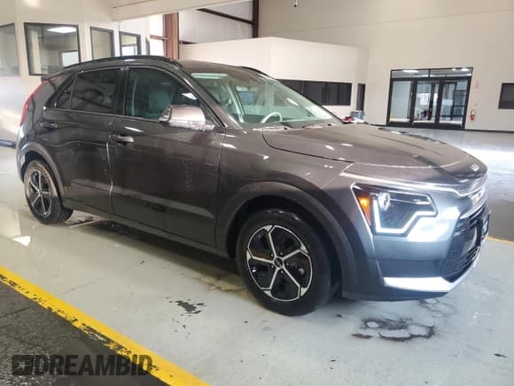 ✅ 2024 Kia Niro EX • VIN: KNDCS3LF0R5189094 • Lot: 44306265. Listed on Copart with 22 mi. Free auction sales archive from the USA and detailed vehicle history report at DreamBid. Image 4.