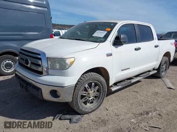 ✅ 2013 Toyota Tundra • VIN: 5TFEY5F17DX137705 • Lot: 41723167. Wystawiony na IAAI z przebiegiem 199 990 mil. Bezpłatny archiwum sprzedaży aukcyjnych z USA i szczegółowy raport historii pojazdu na DreamBid. Zdjęcie 2.