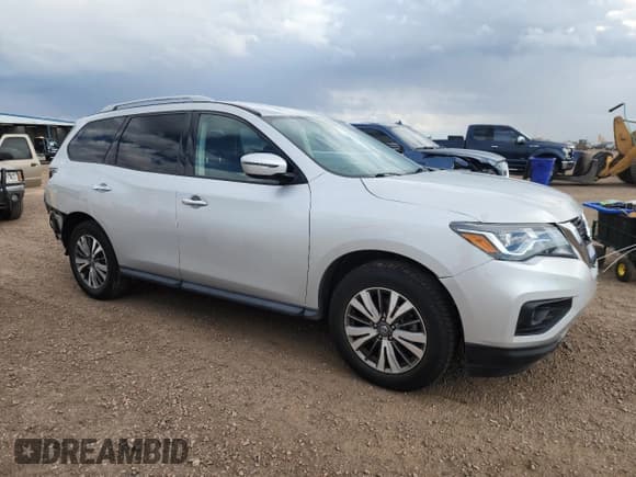 ✅ 2019 Nissan Pathfinder S • VIN: 5N1DR2MM3KC647389 • Лот: 70249435. Опубликован ранее на Copart с пробегом 88 064 миль. Бесплатный доступ к архиву аукционных продаж из США и подробный отчёт об истории автомобиля на DreamBid. Изображение 4.