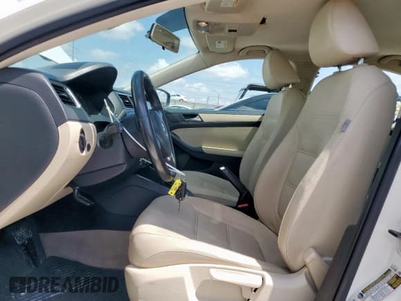 ✅ 2011 Volkswagen Jetta SE • VIN: 3VWDX7AJ1BM360498 • Lot: 63943145. Listed on Copart with 244,198 mi. Free auction sales archive from the USA and detailed vehicle history report at DreamBid. Image 7.