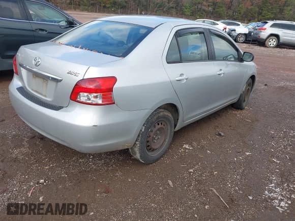 ✅ 2008 Toyota Yaris • VIN: JTDBT923584033849 • Lot: 43793797. Wystawiony na IAAI z przebiegiem 259 918 mil. Bezpłatny archiwum sprzedaży aukcyjnych z USA i szczegółowy raport historii pojazdu na DreamBid. Zdjęcie 4.