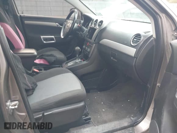 ✅ 2012 Chevrolet Captiva Sport LT • VIN: 3GNAL3E53CS521509 • Lot: 41779393. Wystawiony na IAAI z przebiegiem 157 238 mil. Bezpłatny archiwum sprzedaży aukcyjnych z USA i szczegółowy raport historii pojazdu na DreamBid. Zdjęcie 5.