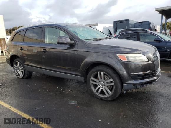 ✅ 2007 Audi Q7 Premium • VIN: WA1BV74L17D097939 • Лот: 45334465. Опубликован ранее на Copart с пробегом 145 898 миль. Бесплатный доступ к архиву аукционных продаж из США и подробный отчёт об истории автомобиля на DreamBid. Изображение 4.
