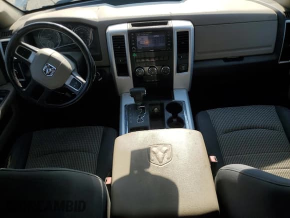 ✅ 2009 Dodge 1500 SLT • VIN: 1D3HB18PX9S757842 • Lot: 64294064. Wystawiony na Copart z przebiegiem 208 457 mil. Bezpłatny archiwum sprzedaży aukcyjnych z USA i szczegółowy raport historii pojazdu na DreamBid. Zdjęcie 8.