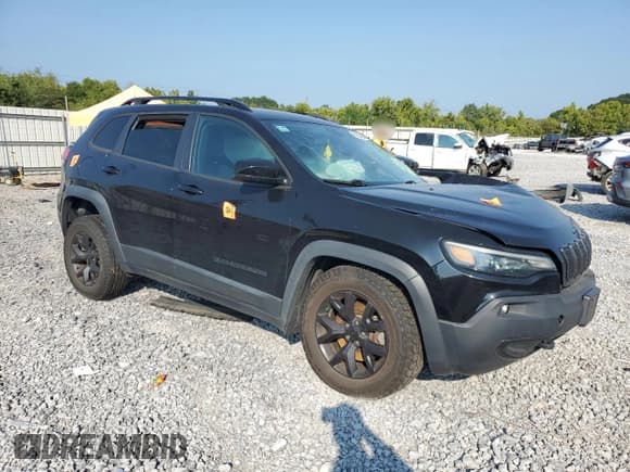 ✅ 2019 Jeep Cherokee Upland • VIN: 1C4PJMCX2KD471526 • Lot: 68952405. Listed on Copart with 110,381 mi. Free auction sales archive from the USA and detailed vehicle history report at DreamBid. Image 4.