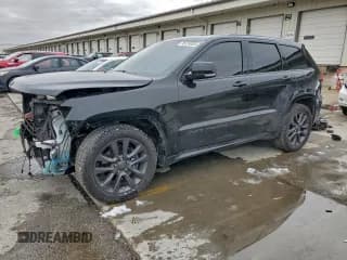 ✅ 2018 Jeep Grand Cherokee Overland • VIN: 1C4RJFCT1JC147957 • Лот: 95724535. Опубликован ранее на Copart с пробегом 125 673 миль. Бесплатный доступ к архиву аукционных продаж из США и подробный отчёт об истории автомобиля на DreamBid. Изображение 1.