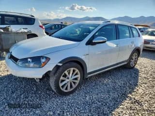 ✅ 2017 Volkswagen Golf S • VIN: 3VWH17AU5HM539018 • Лот: 84448565. Опубликован ранее на Copart с пробегом 70 300 миль. Бесплатный доступ к архиву аукционных продаж из США и подробный отчёт об истории автомобиля на DreamBid. Изображение 1.