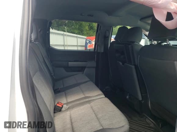 ✅ 2023 Ford F-250 XL • VIN: 1FT8W2BA1PEC84139 • Lot: 60318375. Wystawiony na Copart z przebiegiem 23 592 mil. Bezpłatny archiwum sprzedaży aukcyjnych z USA i szczegółowy raport historii pojazdu na DreamBid. Zdjęcie 10.