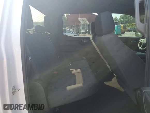 ✅ 2020 Chevrolet Silverado 1500 Custom • VIN: 1GCPYBEH1LZ124649 • Lot: 64847524. Wystawiony na Copart z przebiegiem 57 064 mil. Bezpłatny archiwum sprzedaży aukcyjnych z USA i szczegółowy raport historii pojazdu na DreamBid. Zdjęcie 10.