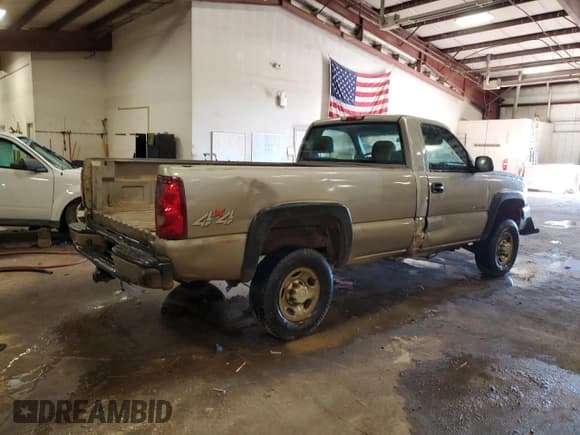 ✅ 2003 Chevrolet Silverado 2500HD Work Truck • VIN: 1GCHK24U43E132966 • Лот: 90258455. Опубликован ранее на Copart с пробегом 146 935 миль. Бесплатный доступ к архиву аукционных продаж из США и подробный отчёт об истории автомобиля на DreamBid. Изображение 3.