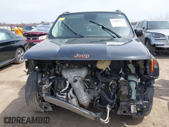 ✅ 2016 Jeep Renegade Latitude • VIN: ZACCJABT9GPD03113 • Lot: 42001114. Listed on IAAI with 180,111 mi. Free auction sales archive from the USA and detailed vehicle history report at DreamBid. Image 13.
