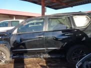 ✅ 2019 Lexus GX 460 • VIN: JTJBM7FX1K5214704 • Lot: 41615664. Wystawiony na IAAI z przebiegiem 113 432 mil. Bezpłatny archiwum sprzedaży aukcyjnych z USA i szczegółowy raport historii pojazdu na DreamBid. Zdjęcie 14.