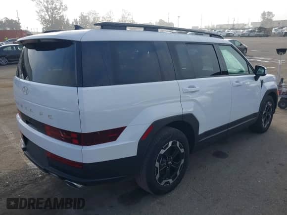 2025 Hyundai Santa Fe SEL z VIN 5NMP24GL0SH076658, wystawiony jako IAAI lot #43616886 z przebiegiem 5 183 mil mil oraz . Historia ofert i sprzedaży dostępna na DreamBid. Obrazek 4.