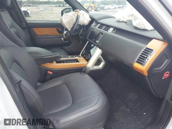 ✅ 2019 Land Rover Range Rover • VIN: SALGS2RE8KA541001 • Lot: 41989542. Listed on IAAI with 38,059 mi. Free auction sales archive from the USA and detailed vehicle history report at DreamBid. Image 5.