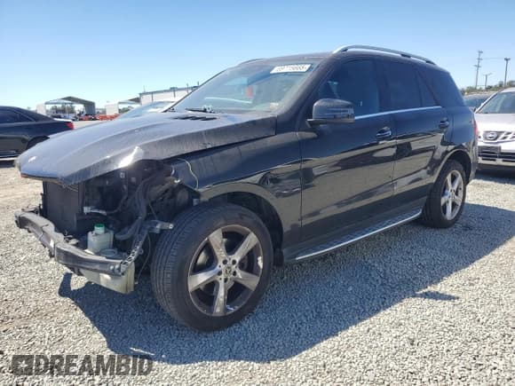 ✅ 2018 Mercedes-Benz GLE 350 • VIN: 4JGDA5HB0JB140326 • Лот: 69316665. Опубликован ранее на Copart с пробегом 104 834 миль. Бесплатный доступ к архиву аукционных продаж из США и подробный отчёт об истории автомобиля на DreamBid. Изображение 1.