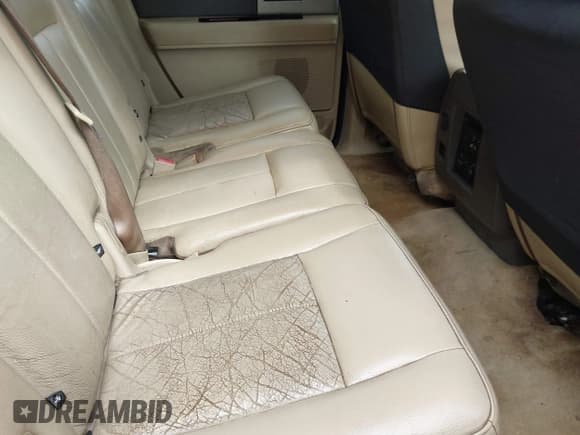 ✅ 2012 Ford Expedition Max King Ranch • VIN: 1FMJK1H54CEF06860 • Лот: 43463226. Опубликован ранее на IAAI с пробегом 202 229 миль. Бесплатный доступ к архиву аукционных продаж из США и подробный отчёт об истории автомобиля на DreamBid. Изображение 8.