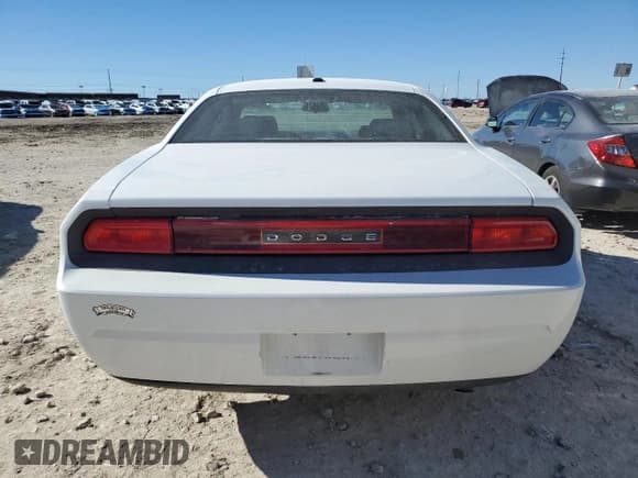 ✅ 2010 Dodge Challenger SE • VIN: 2B3CJ4DV7AH260059 • Lot: 83544894. Wystawiony na Copart z przebiegiem 207 705 mil. Bezpłatny archiwum sprzedaży aukcyjnych z USA i szczegółowy raport historii pojazdu na DreamBid. Zdjęcie 6.