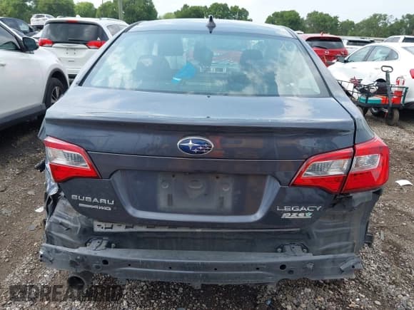 ✅ 2017 Subaru Legacy Premium • VIN: 4S3BNAC62H3067466 • Lot: 42129220. Wystawiony na IAAI z przebiegiem 184 131 mil. Bezpłatny archiwum sprzedaży aukcyjnych z USA i szczegółowy raport historii pojazdu na DreamBid. Zdjęcie 17.