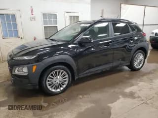 ✅ 2021 Hyundai Kona SEL • VIN: KM8K2CAA1MU604341 • Лот: 67968864. Опубликован ранее на Copart с пробегом 7 379 миль. Бесплатный доступ к архиву аукционных продаж из США и подробный отчёт об истории автомобиля на DreamBid. Изображение 1.
