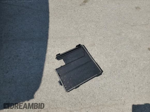 ✅ 2019 Ford Transit • VIN: 1FTYE1ZM8KKA08886 • Lot: 86341625. Wystawiony na Copart z przebiegiem 150 904 mil. Bezpłatny archiwum sprzedaży aukcyjnych z USA i szczegółowy raport historii pojazdu na DreamBid. Zdjęcie 13.